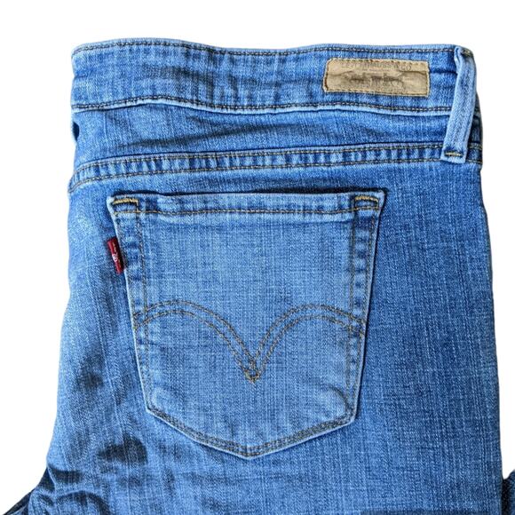 Levi's Women's Low Boot Cut 545 Jeans - Picture 4 of 8